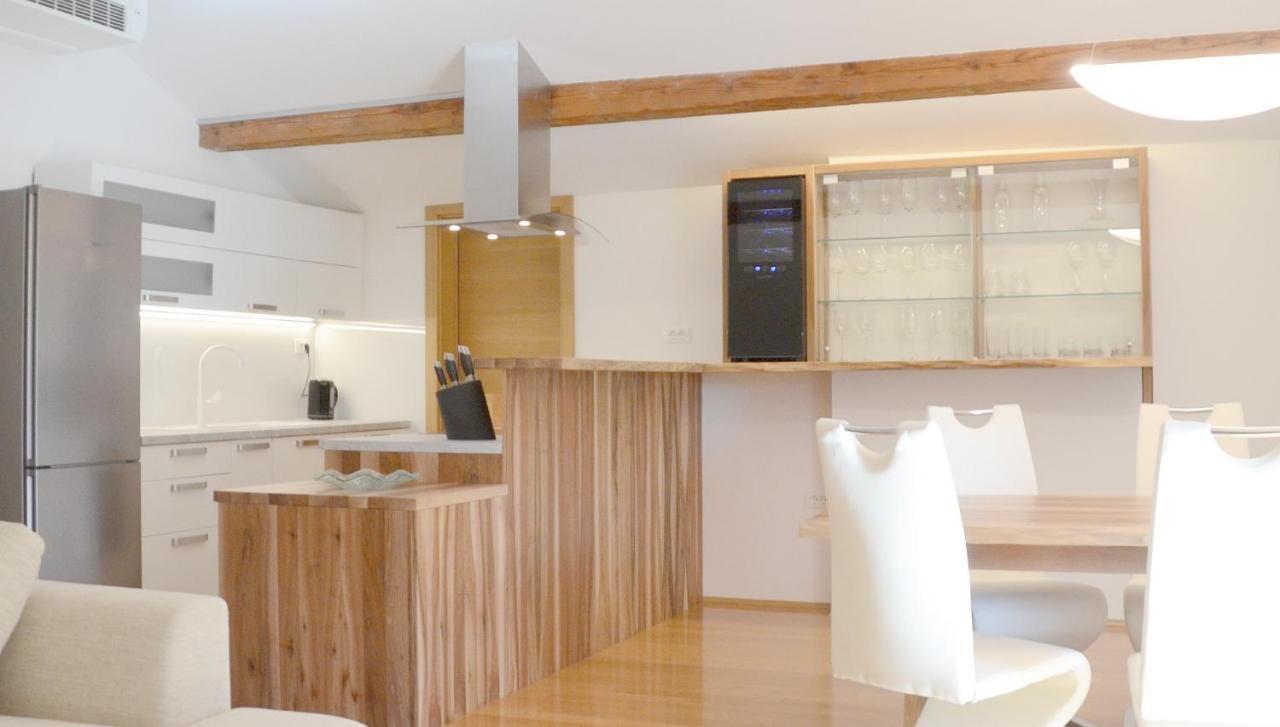 Apartma Tale โคบาริด ภายนอก รูปภาพ
